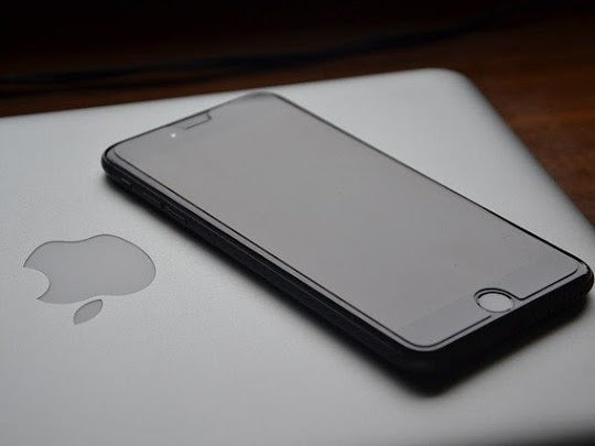iPhoneに触っていないのに画面が勝手に動く!